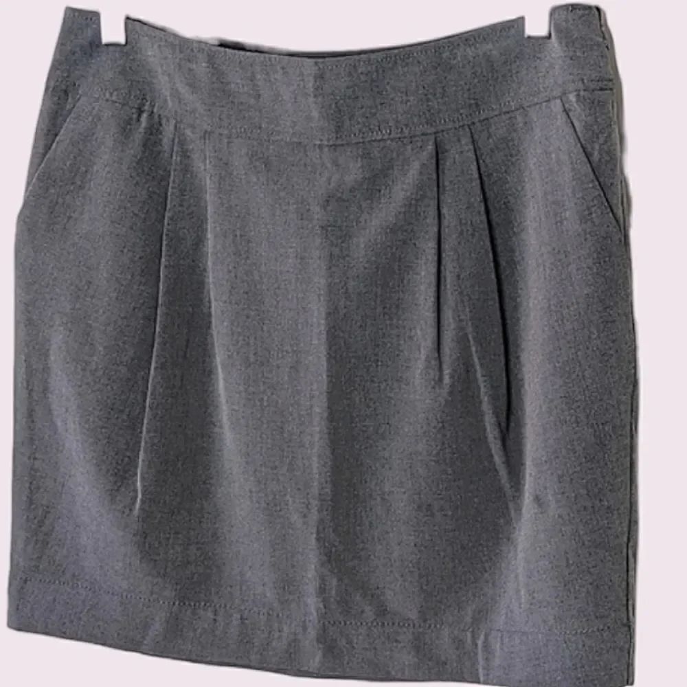 Old Navy Gray Stretch Pleated Wide Waistband Mini Skirt size 10